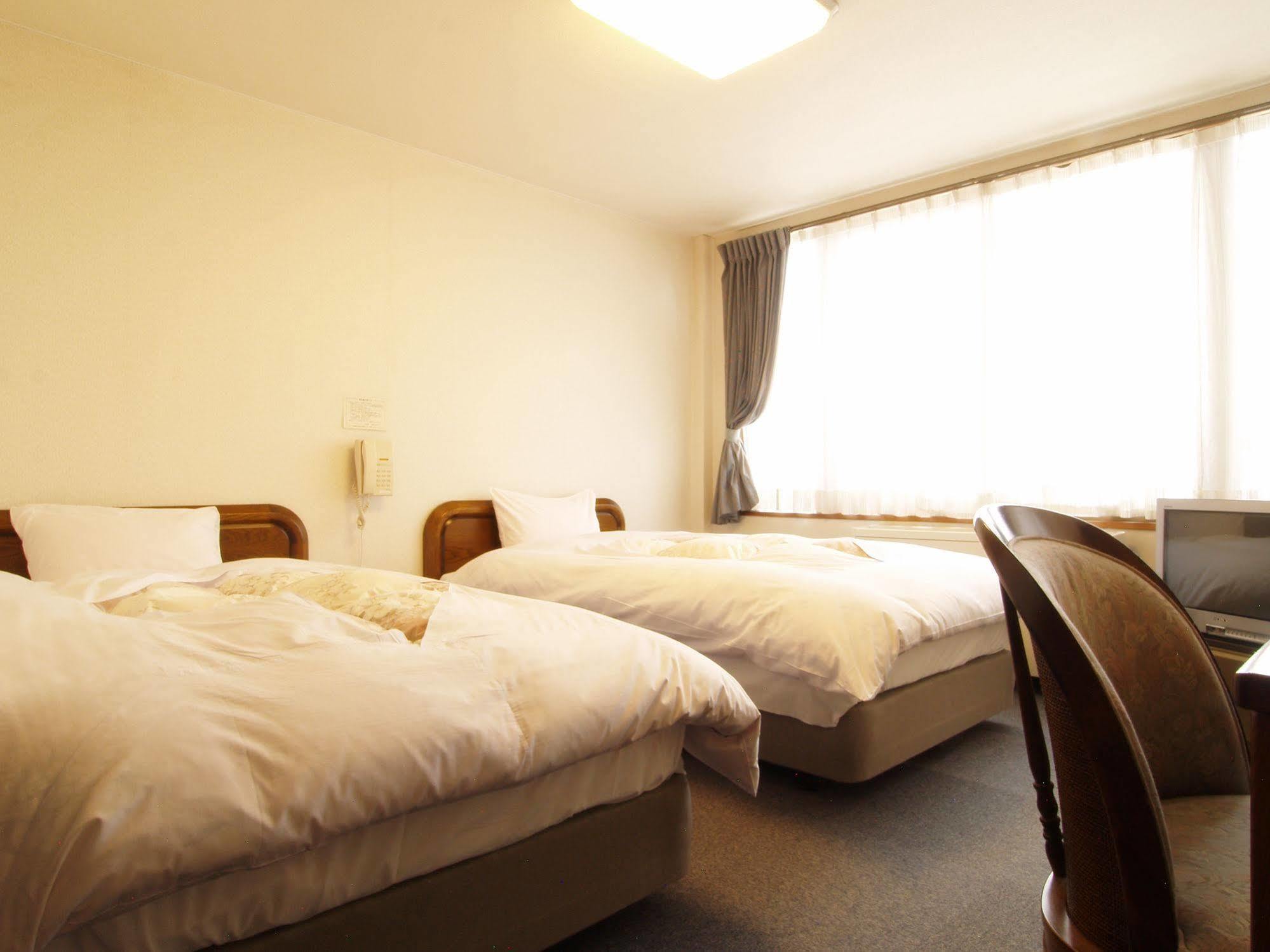 Central Inn Hakuba Zewnętrze zdjęcie